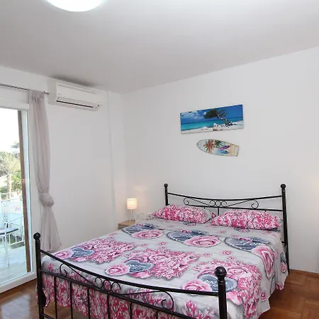 Apartment Lichtdurchflutetes Nur 300 Meter Zum Mit Balkon, Privatparkplatz