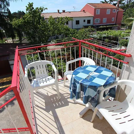 Apartment Lichtdurchflutetes Nur 300 Meter Zum Mit Balkon, Privatparkplatz Rovinj