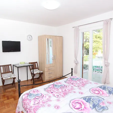Lichtdurchflutetes Nur 300 Meter Zum Mit Balkon, Privatparkplatz *