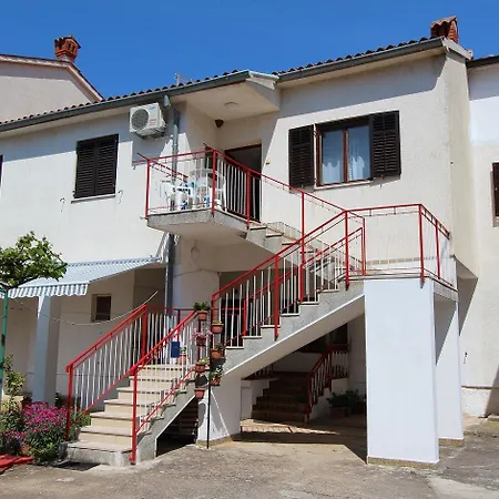 Apartment Lichtdurchflutetes Nur 300 Meter Zum Mit Balkon, Privatparkplatz *
