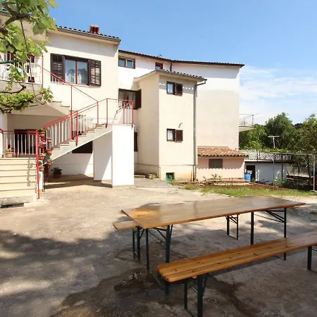 Apartment Lichtdurchflutetes Nur 300 Meter Zum Mit Balkon, Privatparkplatz Rovinj