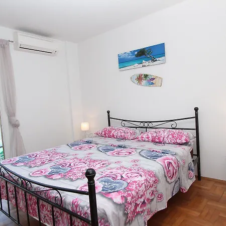 Lichtdurchflutetes Nur 300 Meter Zum Mit Balkon, Privatparkplatz *