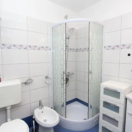 Lichtdurchflutetes Nur 300 Meter Zum Mit Balkon, Privatparkplatz Rovinj