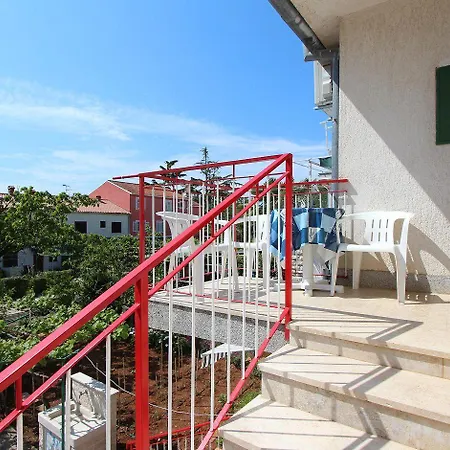 Lichtdurchflutetes Nur 300 Meter Zum Mit Balkon, Privatparkplatz Apartment