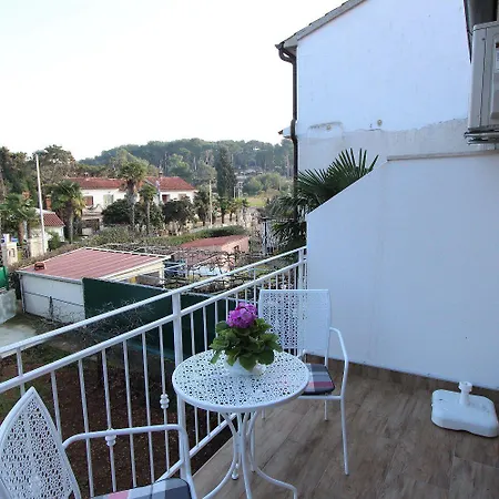 Lichtdurchflutetes Nur 300 Meter Zum Mit Balkon, Privatparkplatz Apartment